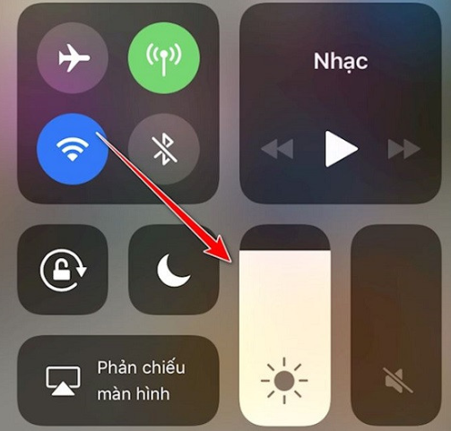 Kiểm tra cài đặt độ sáng màn hình iPhone 14 Pro
