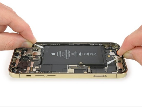 Thay pin iPhone 12 Pro