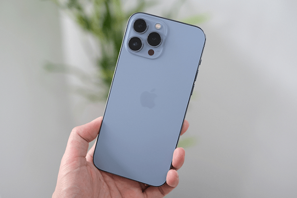 iPhone 13 chụp ảnh bị mờ tại sao, cách khắc phục ra sao?