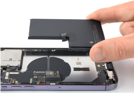 Thay pin iPhone 14 Pro Max